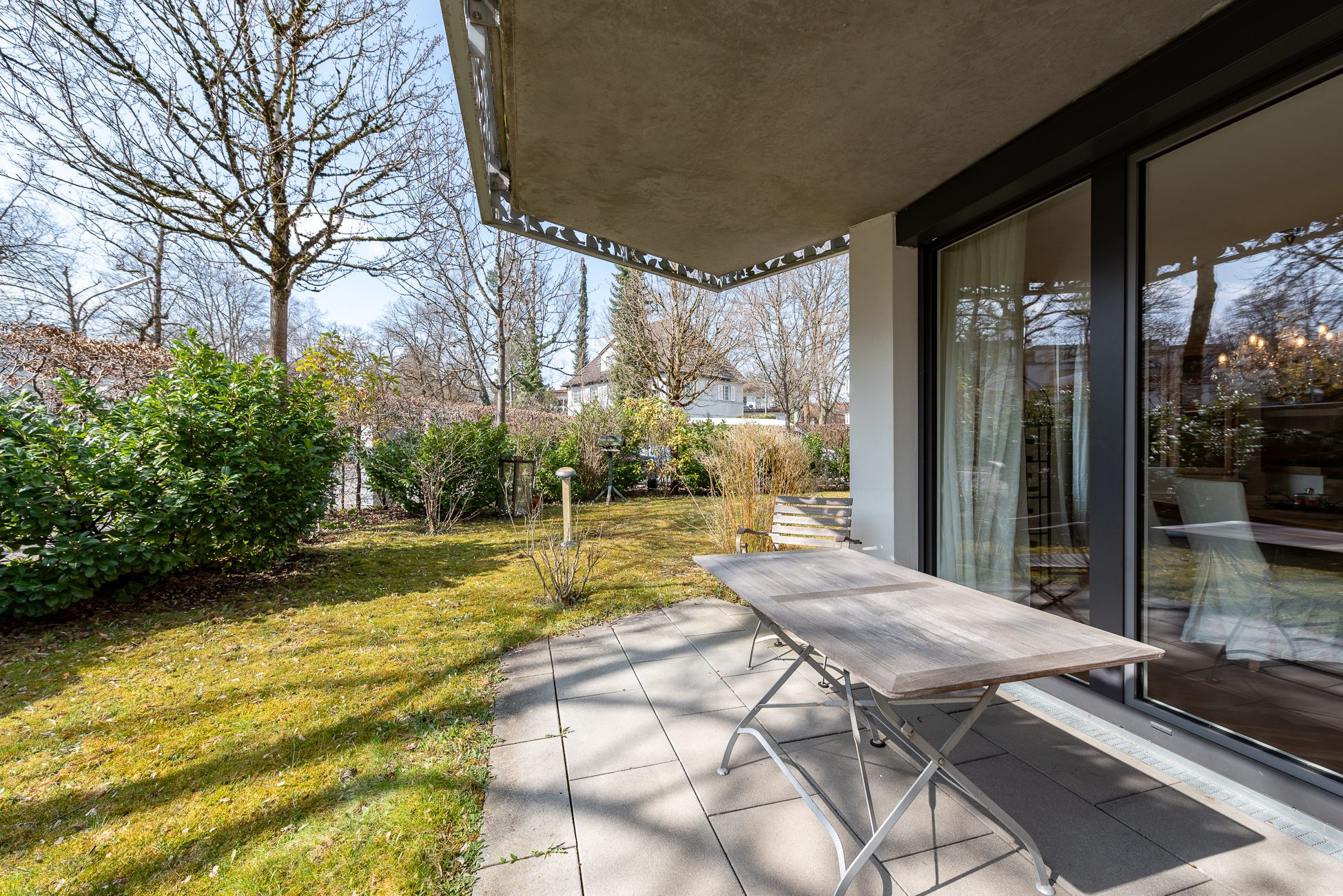 Aigner Immobilien GmbH - Immobilienangebot - 81479 München - Solln - Erdgeschosswohnung - Barrierefreier Avantgardismus: Moderne Gartenwohnung mit gehobener Ausstattung