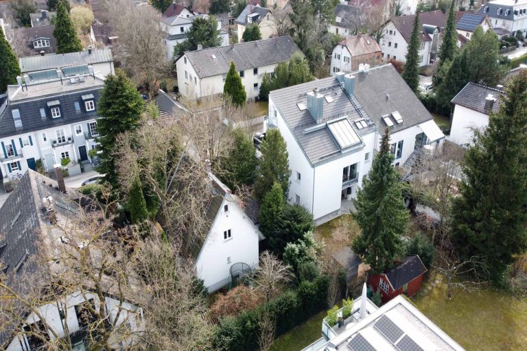 Aigner Immobilien GmbH - Immobilienangebot - 81245 München - Obermenzing - Baugrund für Ein- / Zweifamilienhäuser - Ruhiges Grundstück mit Potential und Altbestand
