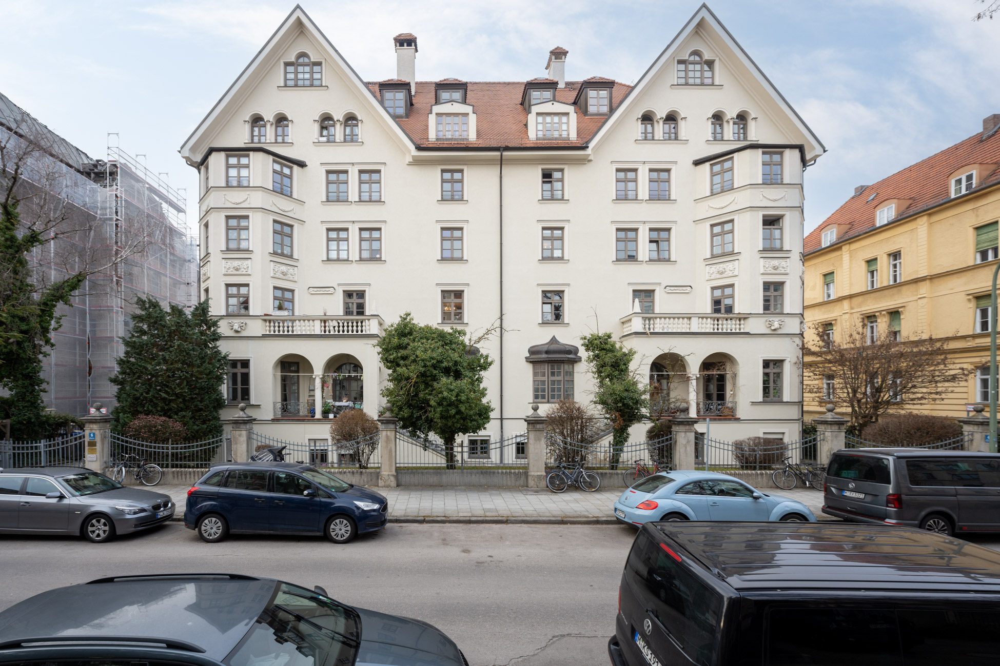 Aigner Immobilien GmbH - Immobilienangebot - 80336 München - Ludwigsvorstadt - Etagenwohnung - Wohnen in zweiter Reihe zur Theresienwiese: Willkommen im blühenden Leben der Ludwigsvorstadt