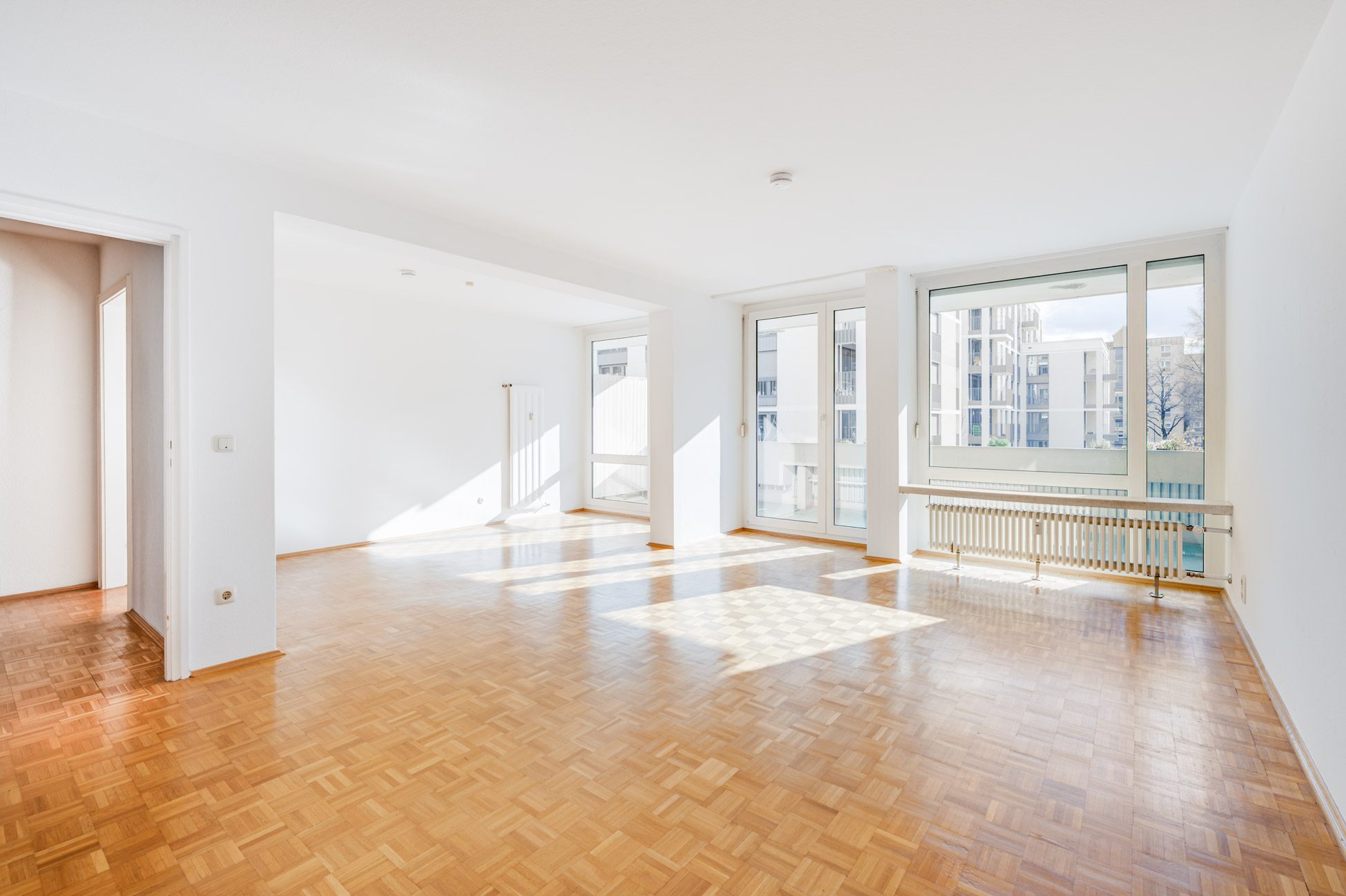 Aigner Immobilien GmbH - Immobilienangebot - 80687 München - Laim - Etagenwohnung - Genießen Sie die Sonne: Lichtdurchflutete 2,5 Zimmer Wohnung in Laim mit Stiftparket