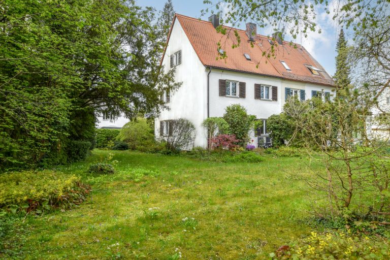 Aigner Immobilien GmbH - Immobilienangebot - 82166 Gräfelfing - Gräfelfing - Baugrund für Ein- / Zweifamilienhäuser - Einzigartiges Grundstück in Lochham: Realisieren Sie Ihr Traumhaus auf über 800 m² Grund