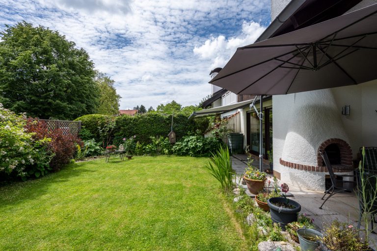 Aigner Immobilien GmbH - Immobilienangebot - 82065 Baierbrunn - Baierbrunn - Doppelhaushälfte - Charmante Doppelhaushälfte mit Potenzial und sonnigem Südgarten