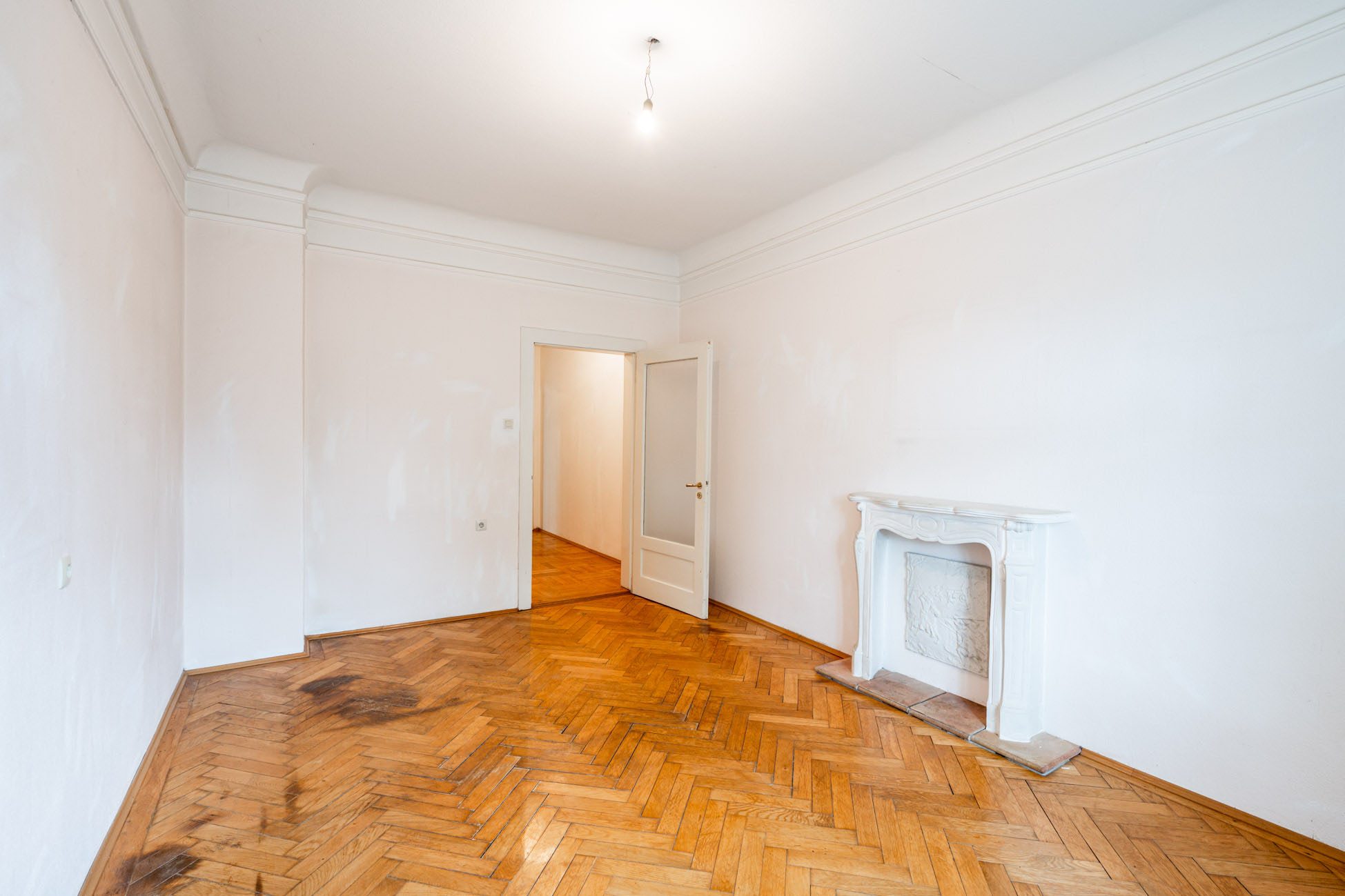 Aigner Immobilien GmbH - Immobilienangebot - 81371 München - Sendling - Etagenwohnung - Charmante 3-Zimmer-Altbauwohnung mit historischem Flair und individuellem Gestaltungspotenzial