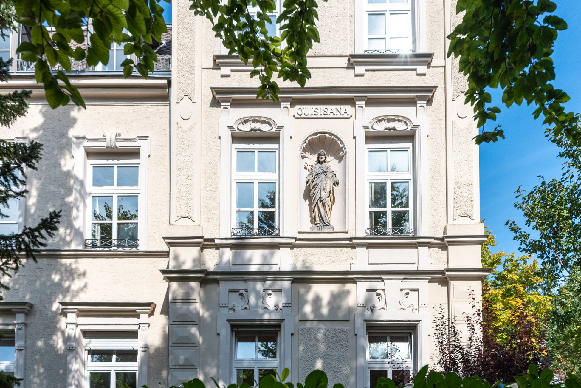 Aigner Immobilien GmbH - Immobilienangebot - 81479 München - Solln - Hochparterre - Schmuckstück in Bestlage Solln! Denkmalgeschützter Altbau mit privatem Garten