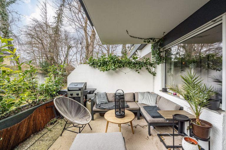 Aigner Immobilien GmbH - Immobilienangebot - 81679 München - Bogenhausen - Erdgeschosswohnung - Charmante 2-Zimmer-Wohnung mit Westterrasse in Bogenhausen