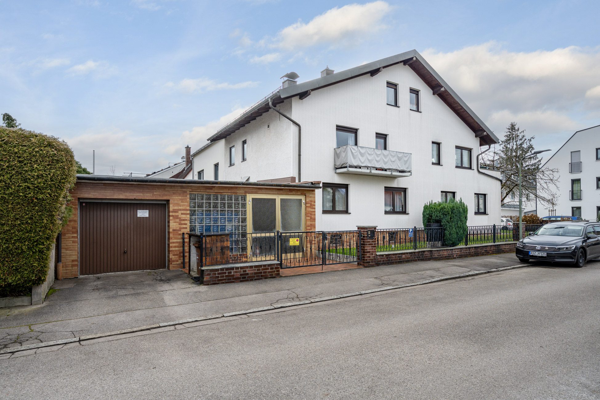 Aigner Immobilien GmbH - Immobilienangebot - 81825 München - Trudering - Mehrfamilienhaus - Investieren und Wohlfühlen: Vielseitiges Mehrfamilienhaus mit vier Einheiten