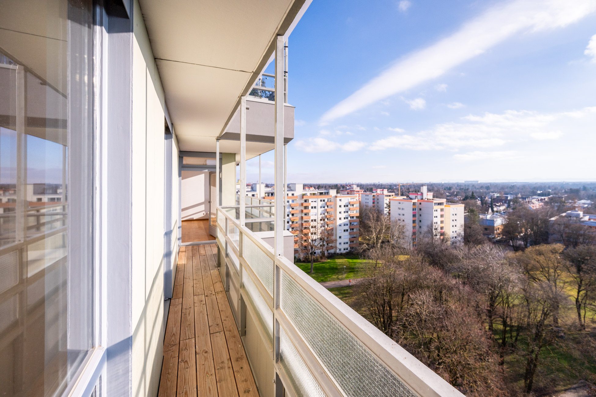 Aigner Immobilien GmbH - Immobilienangebot - 81243 München - Aubing - Etagenwohnung - Stilvoll wohnen mit Weitblick - 3-Zimmer Wohnung, saniert und lichtdurchflutet
