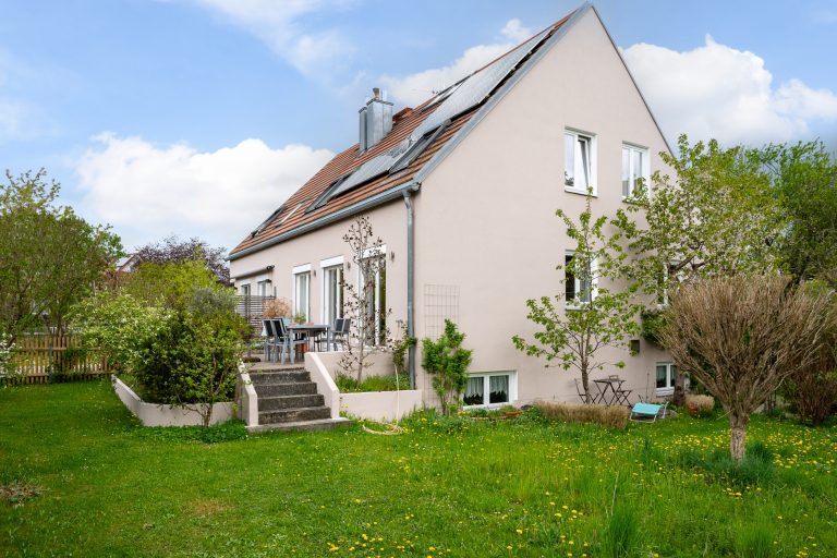 Aigner Immobilien GmbH - Immobilienangebot - 85253 Erdweg - Erdweg - Doppelhaushälfte - Wohlfühlen in ruhiger Lage–Doppelhaushälfte mit großem Garten & viel Platz für die Familie