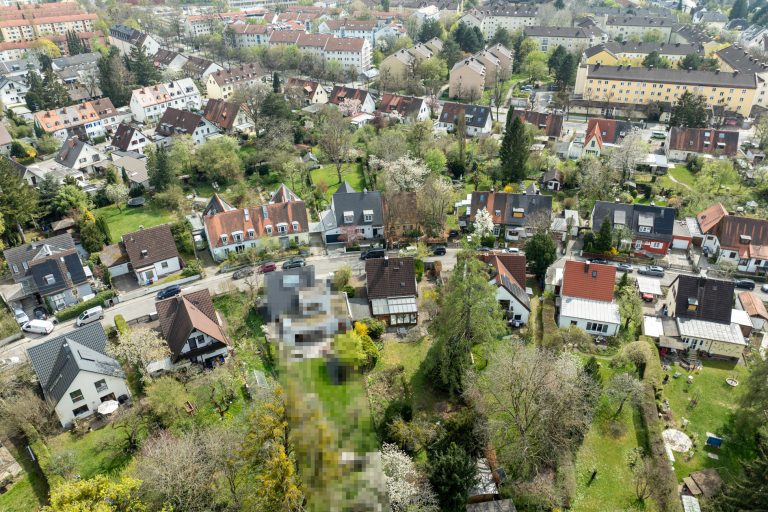 Aigner Immobilien GmbH - Immobilienangebot - 80689 München - Laim - Grundstücke - Raum für ihre Vision: Großzügiges Grundstück mit idyllischem Garten und Bebauungspotenzial
