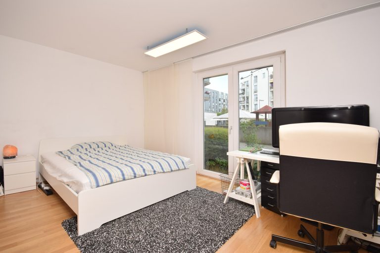 Aigner Immobilien GmbH - Immobilienangebot - 80636 München - Neuhausen - Erdgeschosswohnung - Moderne 2-Zimmer-Terrassenwohnung mit Gartenanteil in Neuhausen