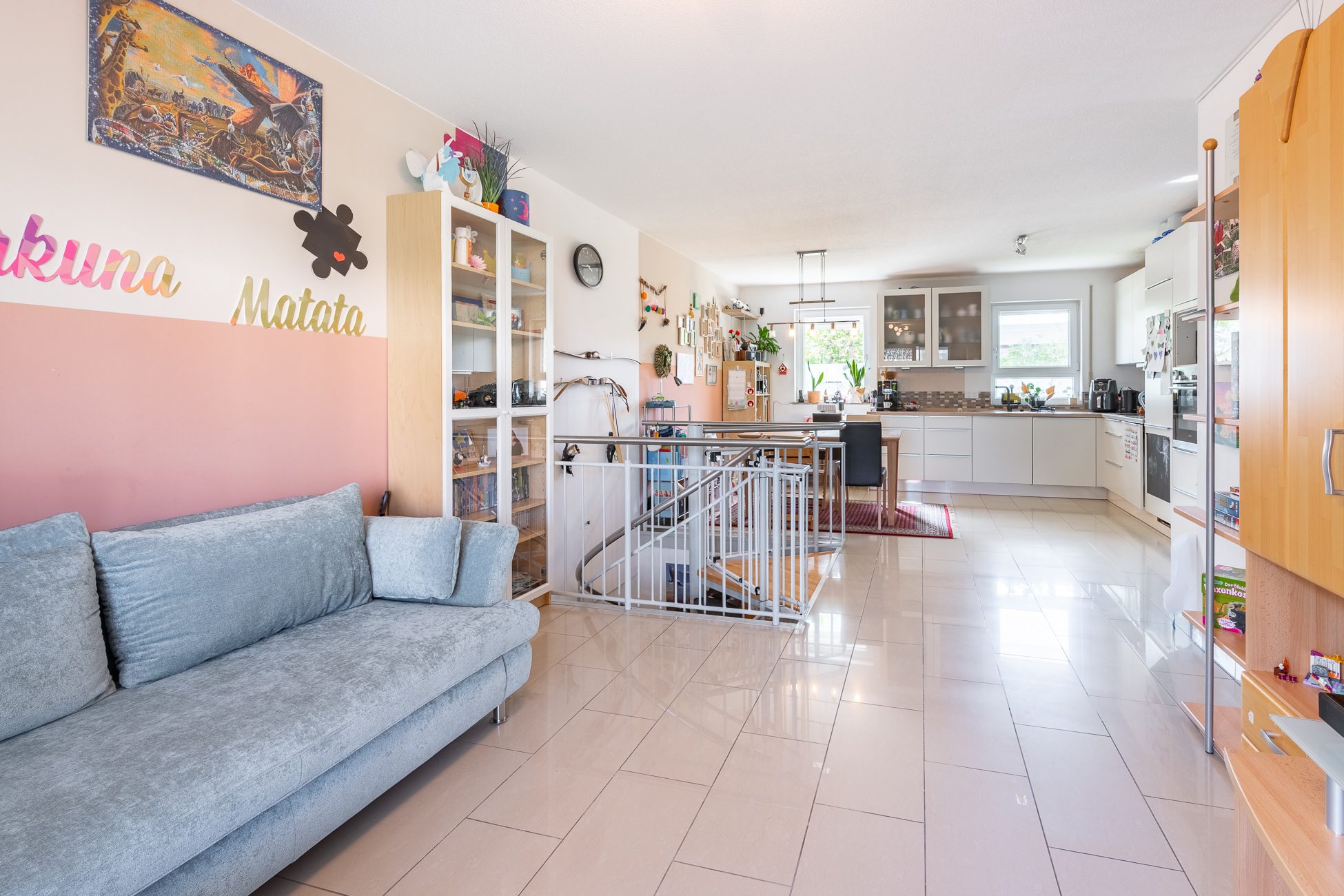 Aigner Immobilien GmbH - Immobilienangebot - 82256 Fürstenfeldbruck - Fürstenfeldbruck-Stadt - Erdgeschosswohnung - Gartentraum sucht Familie! 3,5-Zimmer-Wohnung mit Hobbyraum in Randlage FFB