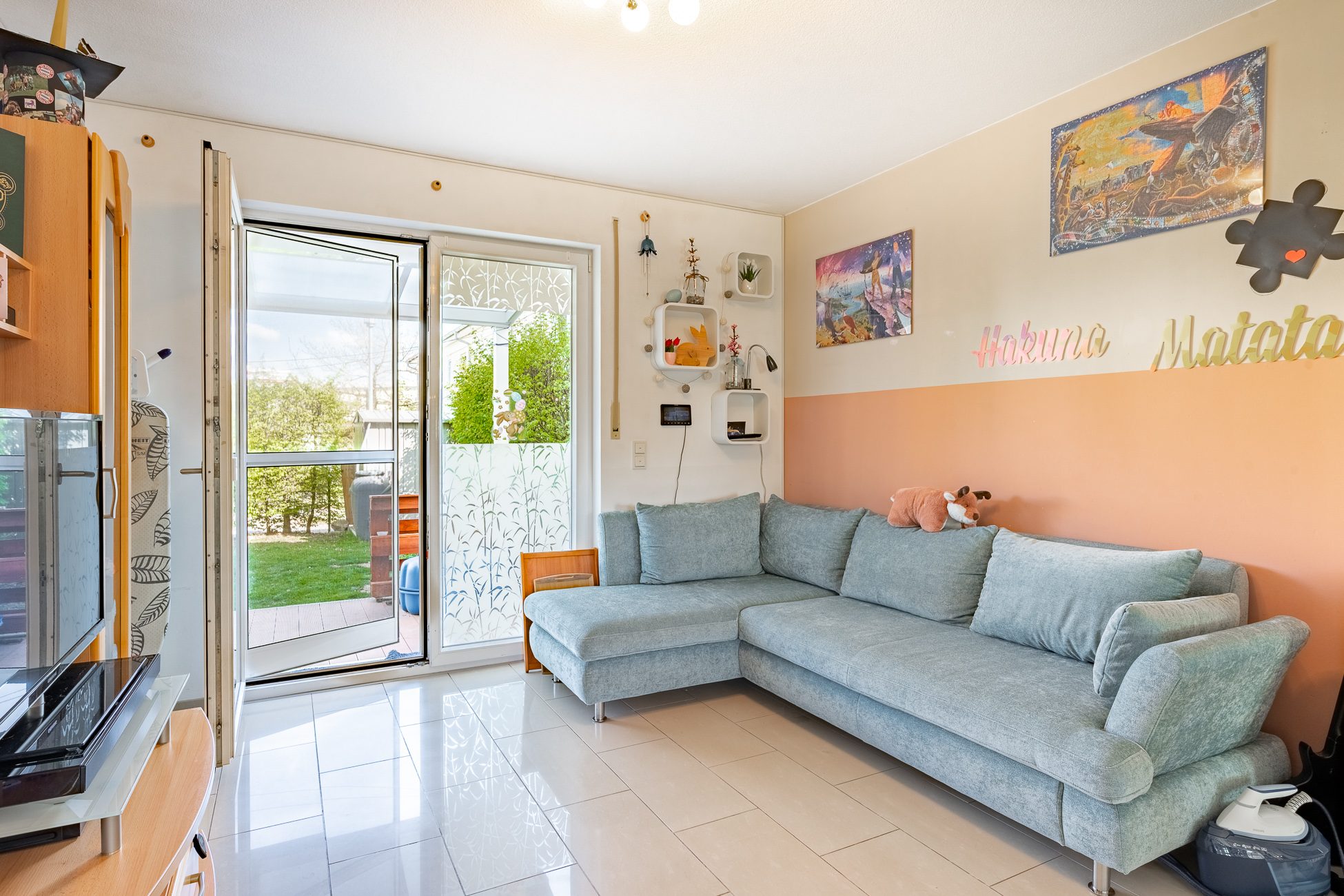 Aigner Immobilien GmbH - Immobilienangebot - 82256 Fürstenfeldbruck - Fürstenfeldbruck-Stadt - Erdgeschosswohnung - Gartentraum sucht Familie! 3,5-Zimmer-Wohnung mit Hobbyraum in Randlage FFB