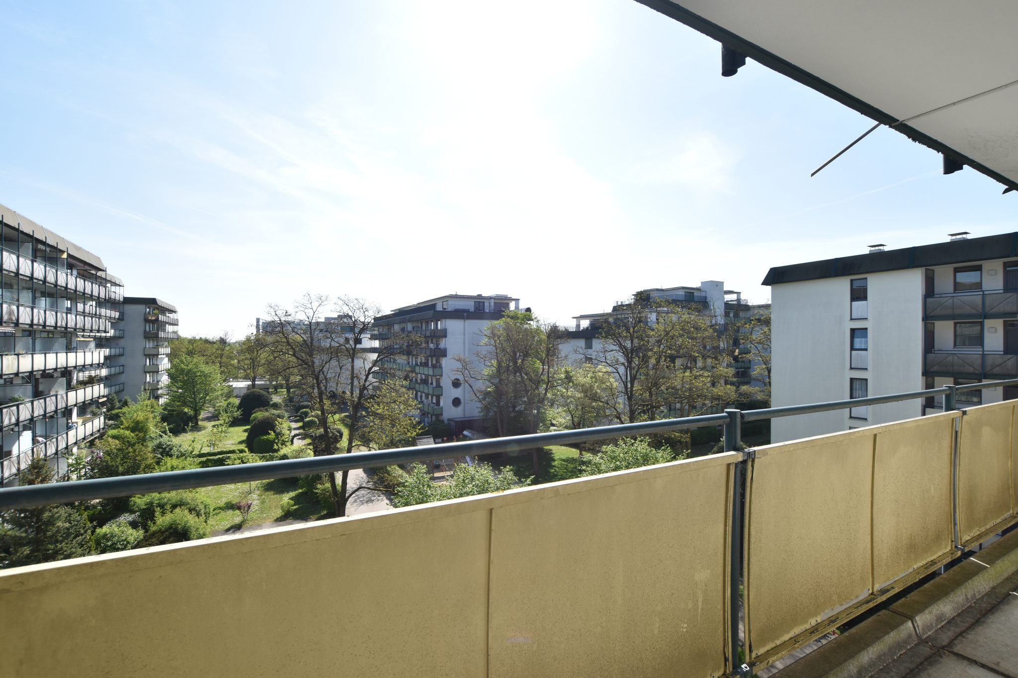 Aigner Immobilien GmbH - Immobilienangebot - 81375 München - Hadern - Etagenwohnung - Geräumige 2-Zimmer-Wohnung mit Aussicht und Möglichkeiten