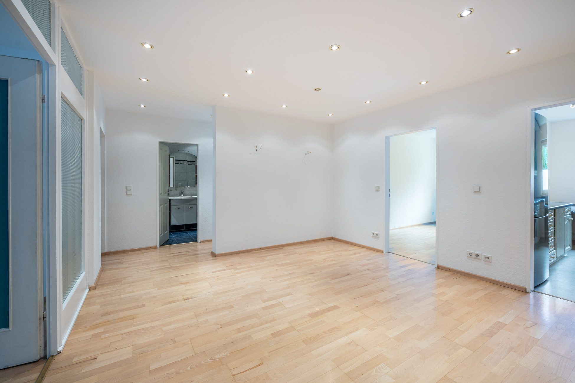 Aigner Immobilien GmbH - Immobilienangebot - 80634 München - Neuhausen - Erdgeschosswohnung - Helle Hochparterre-Wohnung mit Südausrichtung und verglaster Loggia