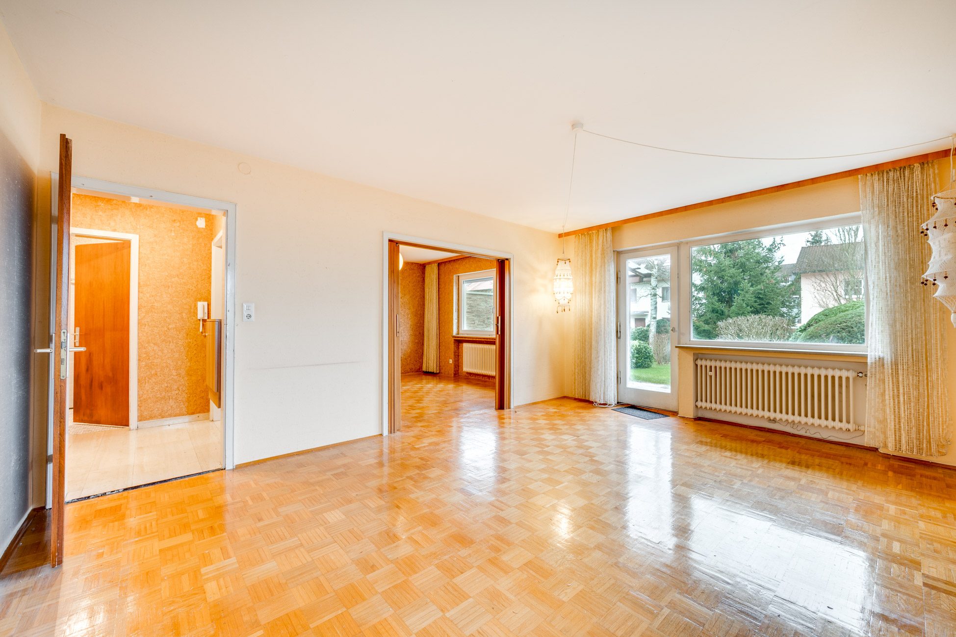 Aigner Immobilien GmbH - Immobilienangebot - 82256 Fürstenfeldbruck - Fürstenfeldbruck-Stadt - Doppelhaushälfte - Renovierungsbedürftige Doppelhaushälfte in Fürstenfeldbruck mit großzügigem Garten