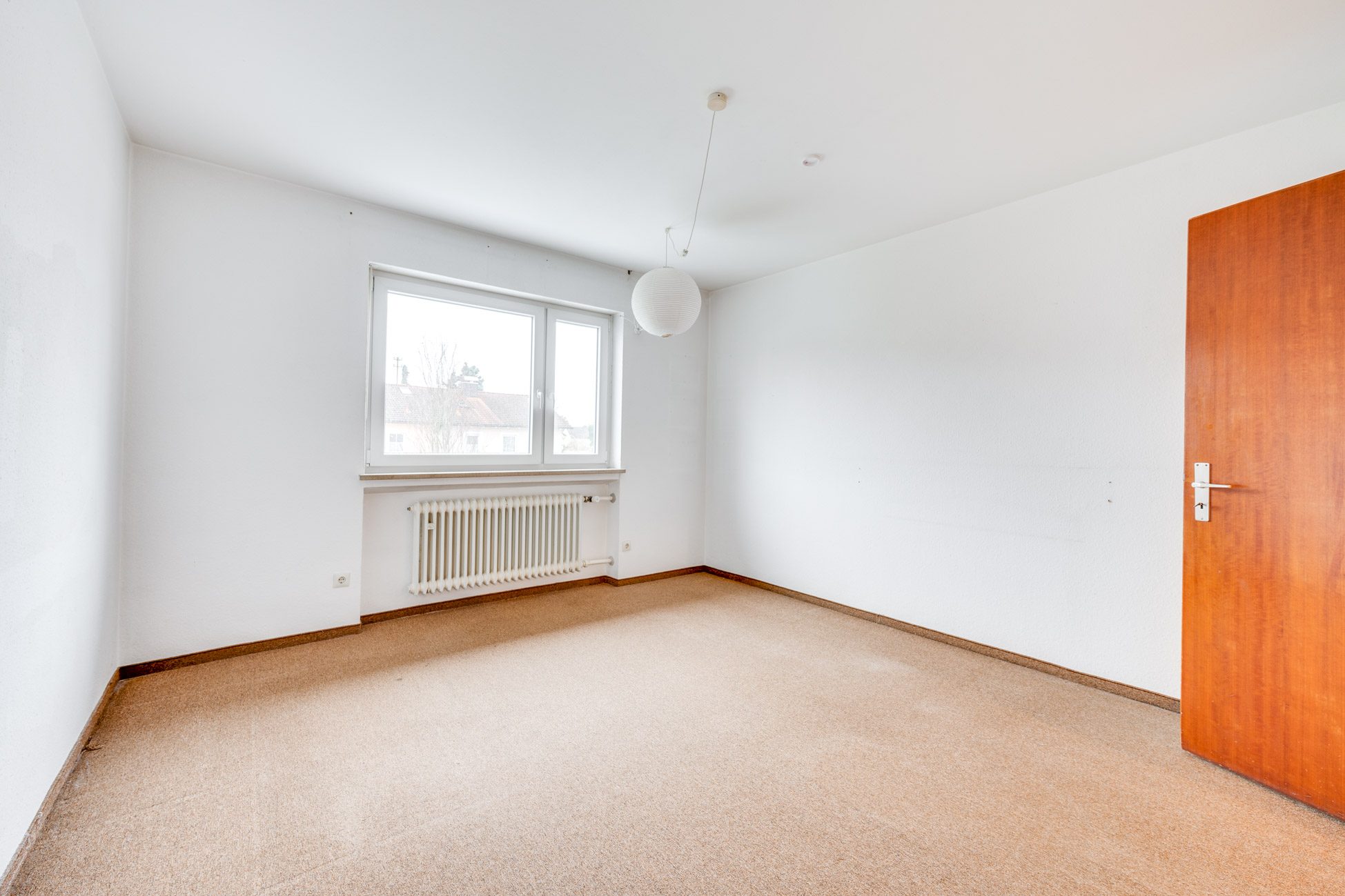 Aigner Immobilien GmbH - Immobilienangebot - 82256 Fürstenfeldbruck - Fürstenfeldbruck-Stadt - Doppelhaushälfte - Renovierungsbedürftige Doppelhaushälfte in Fürstenfeldbruck mit großzügigem Garten