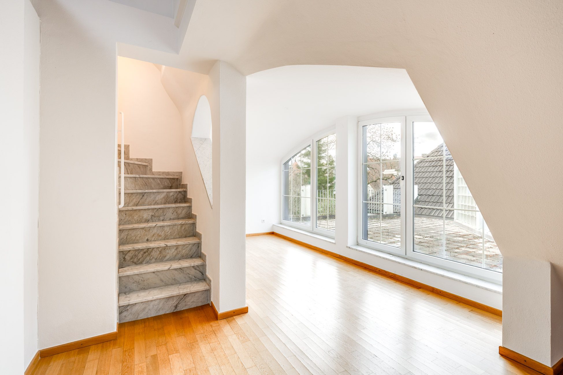 Aigner Immobilien GmbH - Immobilienangebot - 81245 München - Pasing - Dachgeschosswohnung - Bestlage Obermenzing - Dachgeschosswohnung mit ca. 26 m² Dachterrasse in Südausrichtung