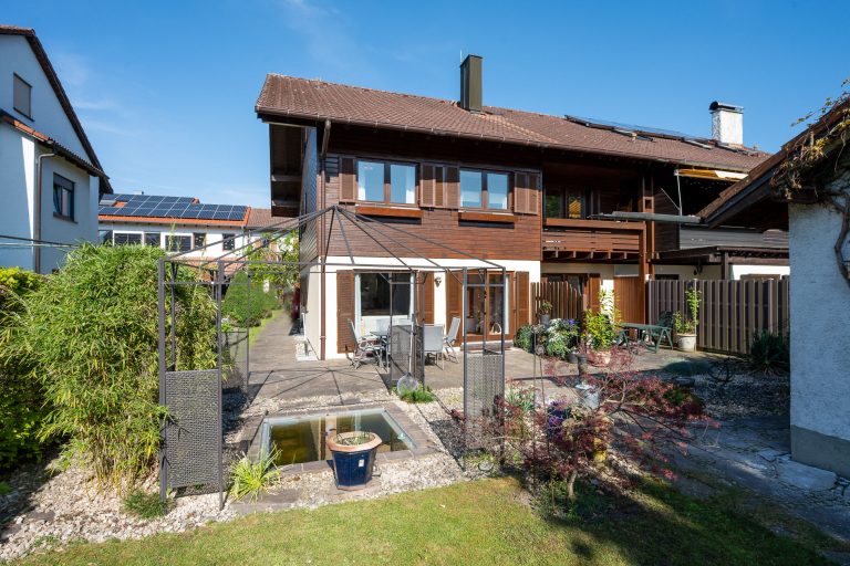 Aigner Immobilien GmbH - Immobilienangebot - 85375 Neufahrn b.Freising - Neufahrn b.Freising - Doppelhaushälfte - Charmante Doppelhaushälfte mit Einliegerwohnung und viel Potenzial!