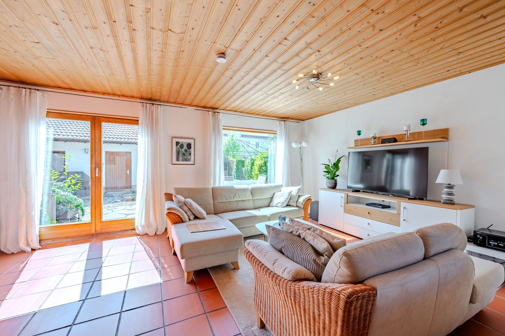 Aigner Immobilien GmbH - Immobilienangebot - 85375 Neufahrn b.Freising - Neufahrn b.Freising - Doppelhaushälfte - Charmante Doppelhaushälfte mit Einliegerwohnung und viel Potenzial!