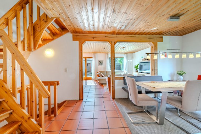 Aigner Immobilien GmbH - Immobilienangebot - 85375 Neufahrn b.Freising - Neufahrn b.Freising - Doppelhaushälfte - Charmante Doppelhaushälfte mit Einliegerwohnung und viel Potenzial!
