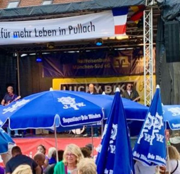 Buntes Stadtfest in Pullach bei München mit Bühne, Live-Musik,