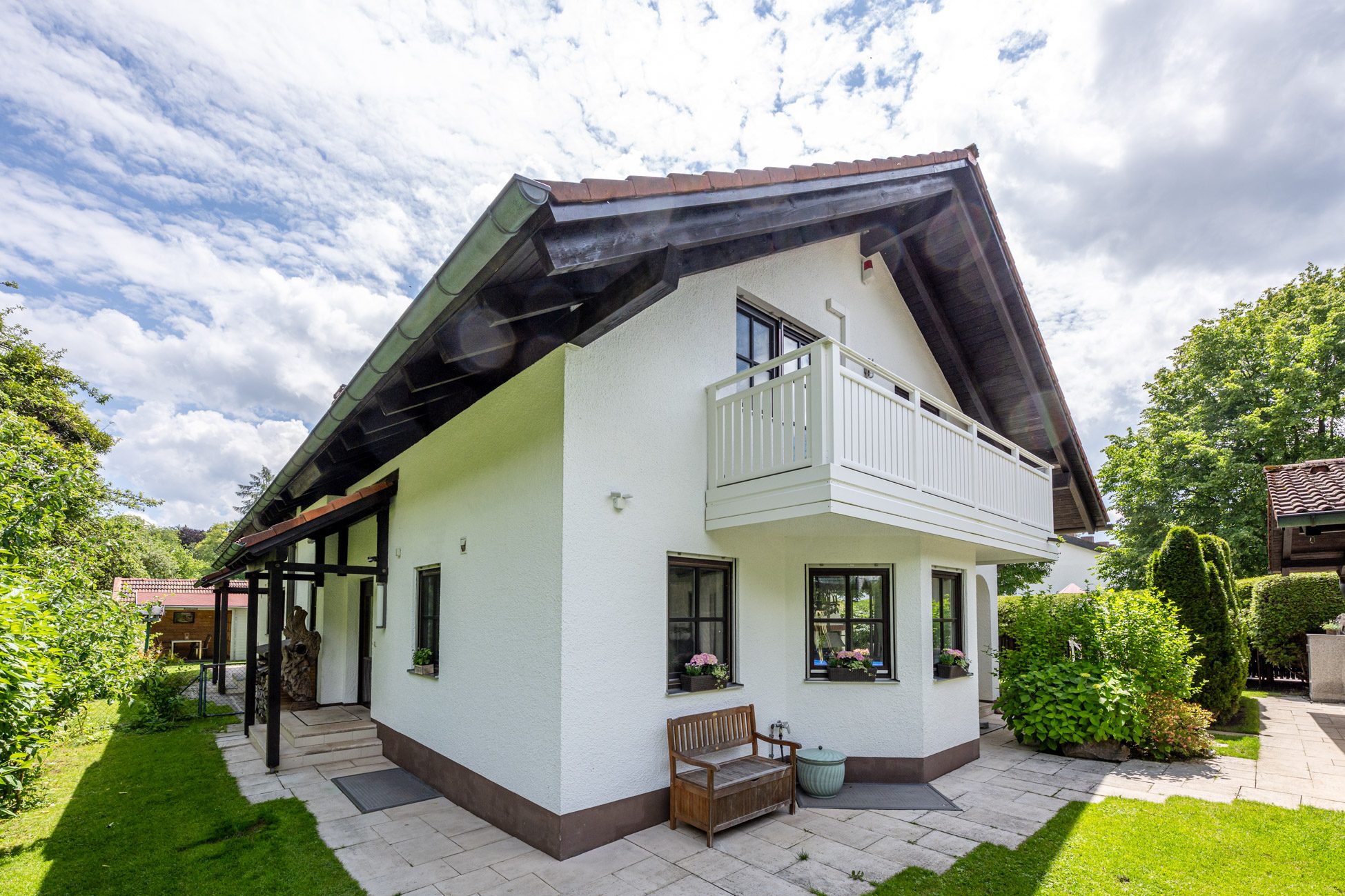 Aigner Immobilien GmbH - Immobilienangebot - 82065 Baierbrunn-Buchenhain - Baierbrunn - Doppelhaushälfte - Naturnah Wohnen: Renovierte DHH mit Südgarten und Platz für die ganze Familie!