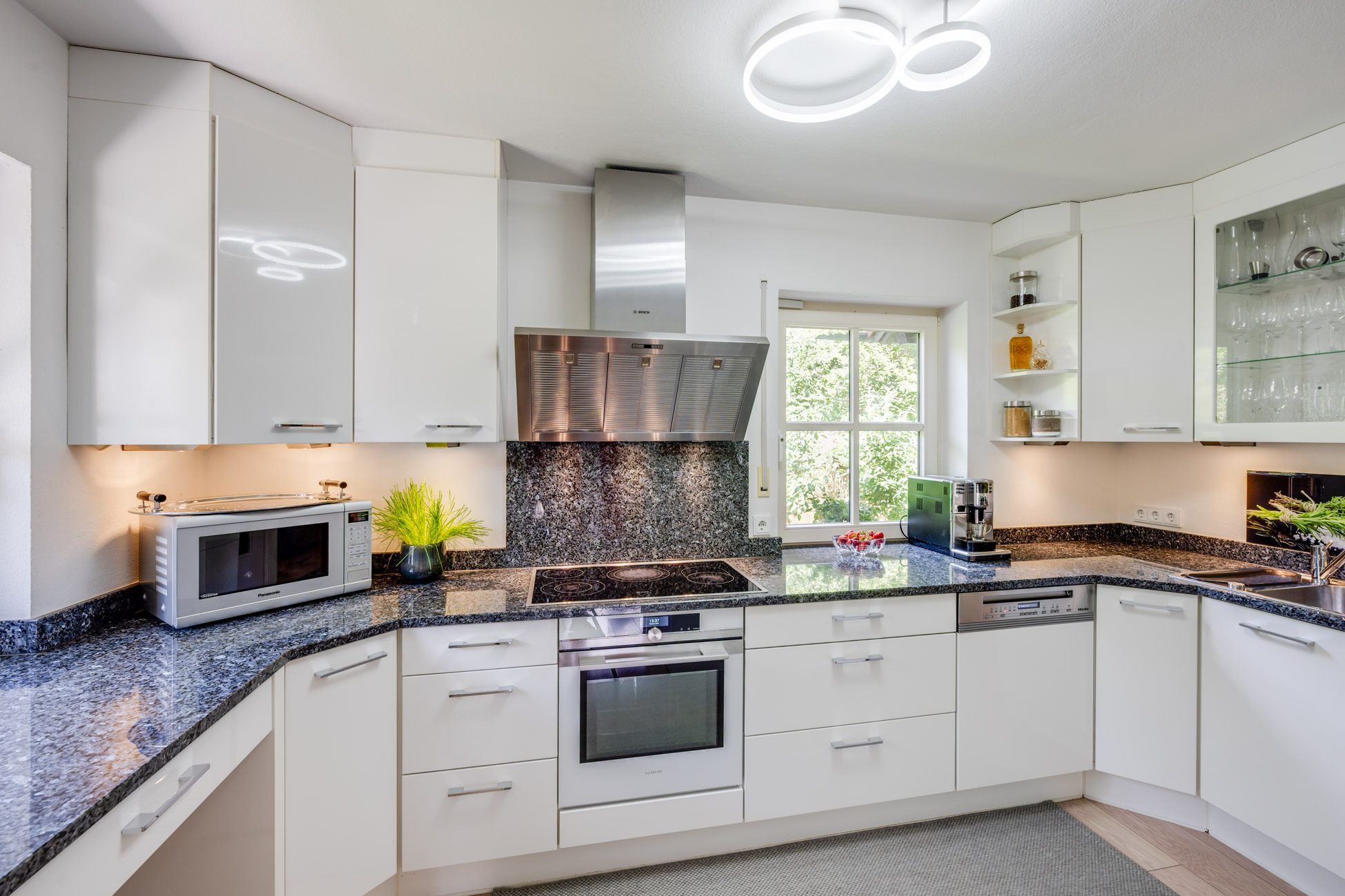 Aigner Immobilien GmbH - Immobilienangebot - 82065 Baierbrunn-Buchenhain - Baierbrunn - Doppelhaushälfte - Naturnah Wohnen: Renovierte DHH mit Südgarten und Platz für die ganze Familie!