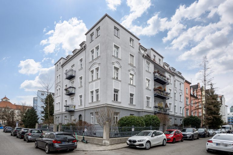 Aigner Immobilien GmbH - Immobilienangebot - 80634 München - Neuhausen - Etagenwohnung - Charmante, denkmalgeschützte 2-Zimmer-Altbauwohnung
