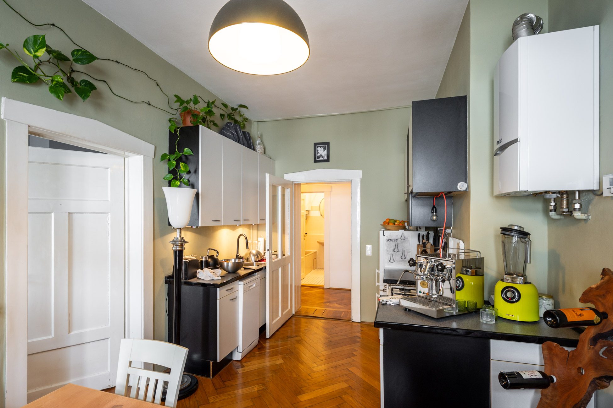 Aigner Immobilien GmbH - Immobilienangebot - 80634 München - Neuhausen - Etagenwohnung - Charmante, denkmalgeschützte 2-Zimmer-Altbauwohnung