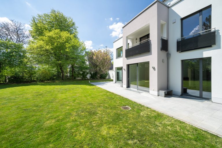 Aigner Immobilien GmbH - Immobilienangebot - 82166 Gräfelfing - Gräfelfing - Häuser - Villa im begehrten Gräfelfing: Ihr Rückzugsort auf traumhaftem Grundstück