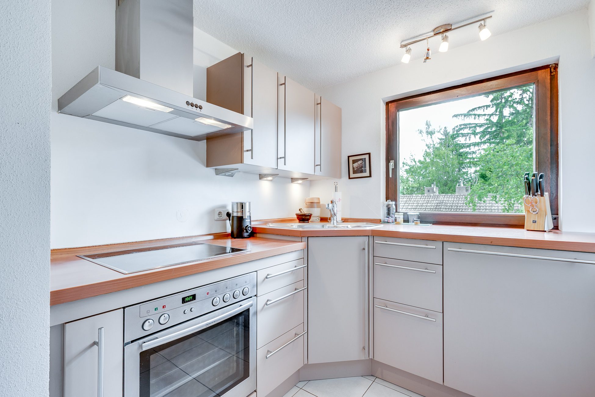 Aigner Immobilien GmbH - Immobilienangebot - 81479 München - Solln - Dachgeschosswohnung - Über den Dächern von Solln - Maissonettewohnung mit Potenzial und sonniger Dachterrasse