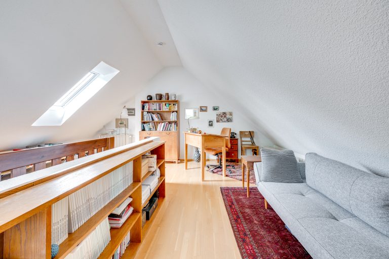 Aigner Immobilien GmbH - Immobilienangebot - 81479 München - Solln - Dachgeschosswohnung - Über den Dächern von Solln - Maissonettewohnung mit Potenzial und sonniger Dachterrasse