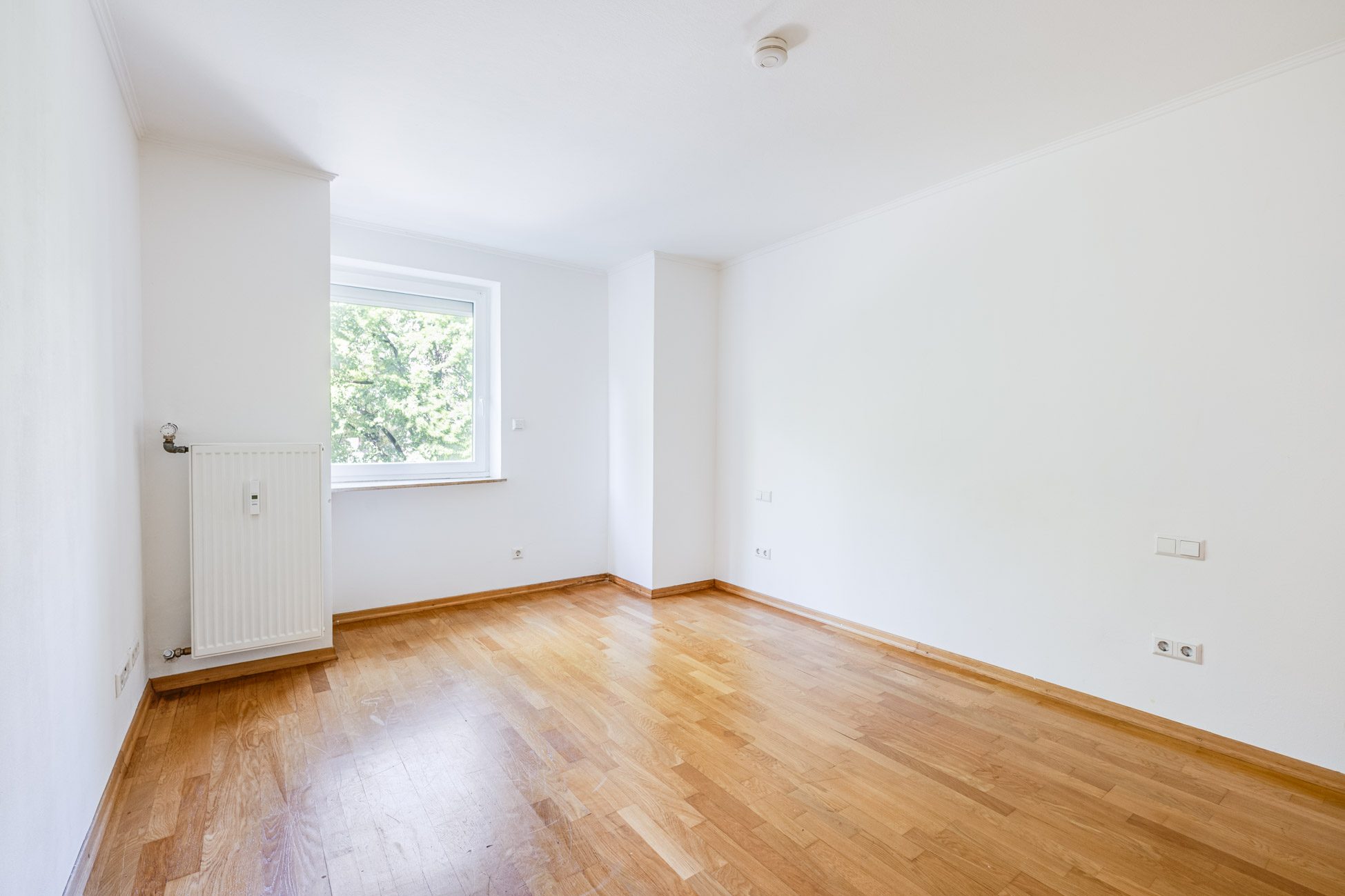 Aigner Immobilien GmbH - Immobilienangebot - 81677 München - Bogenhausen - Etagenwohnung - Licht, Lage, Lebensqualität - 3-Zimmer-Wohnung mit Süd-Balkon