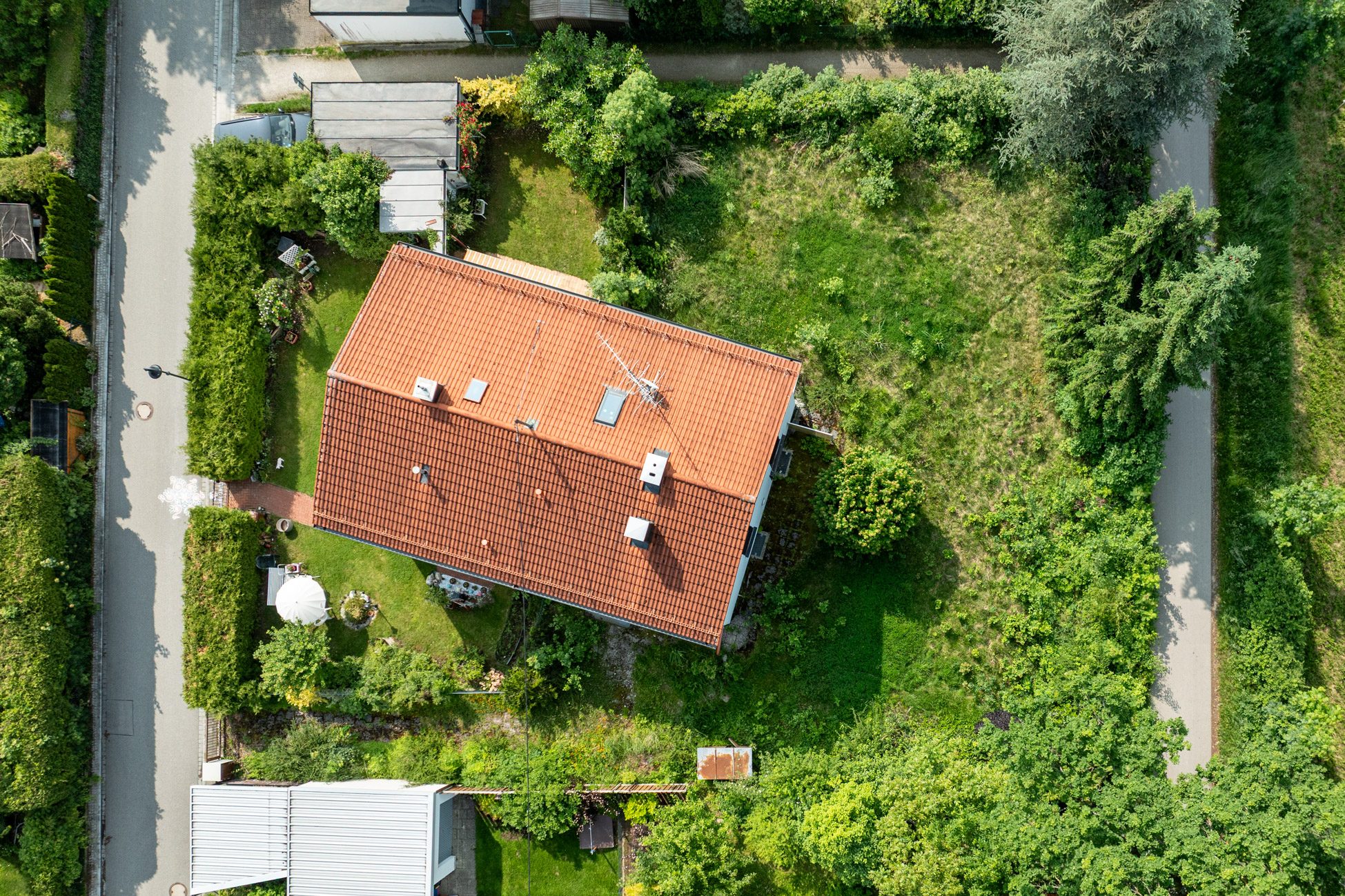 Aigner Immobilien GmbH - Immobilienangebot - 85521 Hohenbrunn - Hohenbrunn-Riemerling - Baugrund für Ein- / Zweifamilienhäuser - Sanierungsobjekt mit Baugenehmigung – Investitionschance im Münchner Süden