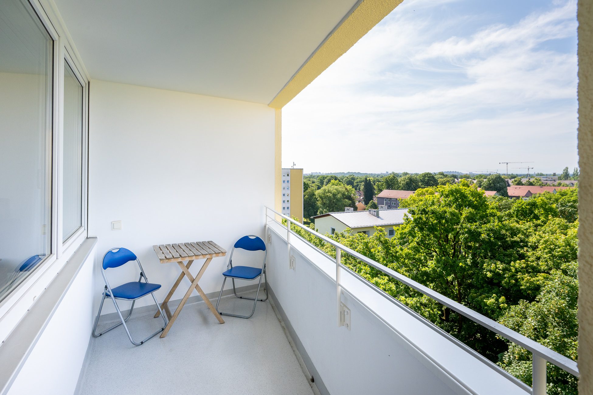 Aigner Immobilien GmbH - Immobilienangebot - 81673 München - Berg am Laim - Etagenwohnung - 2,5-Zimmer -Wohnung mit Südbalkon und Alpenblick in Berg am Laim