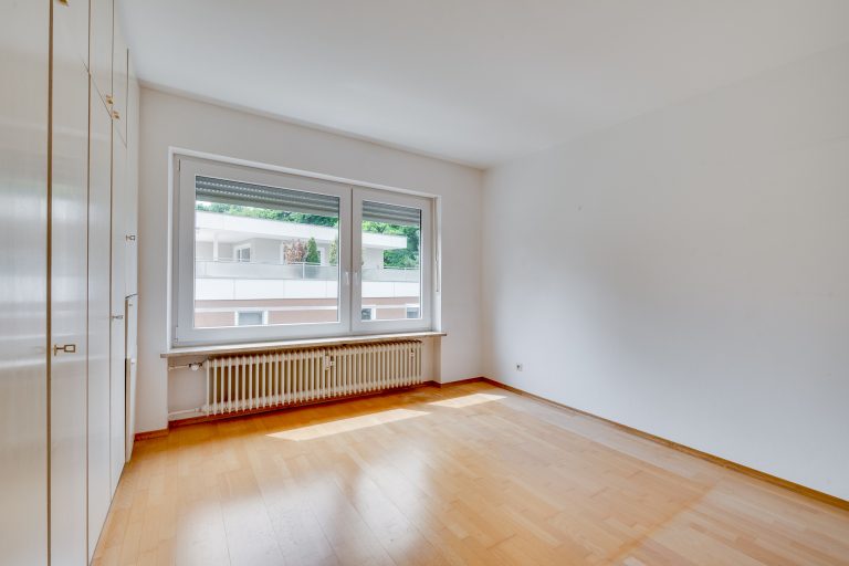 Aigner Immobilien GmbH - Immobilienangebot - 81479 München - Solln - Etagenwohnung - Helle 2-Zimmer-Wohnung mit Süd-Loggia in Zentraler und ruhiger Lage