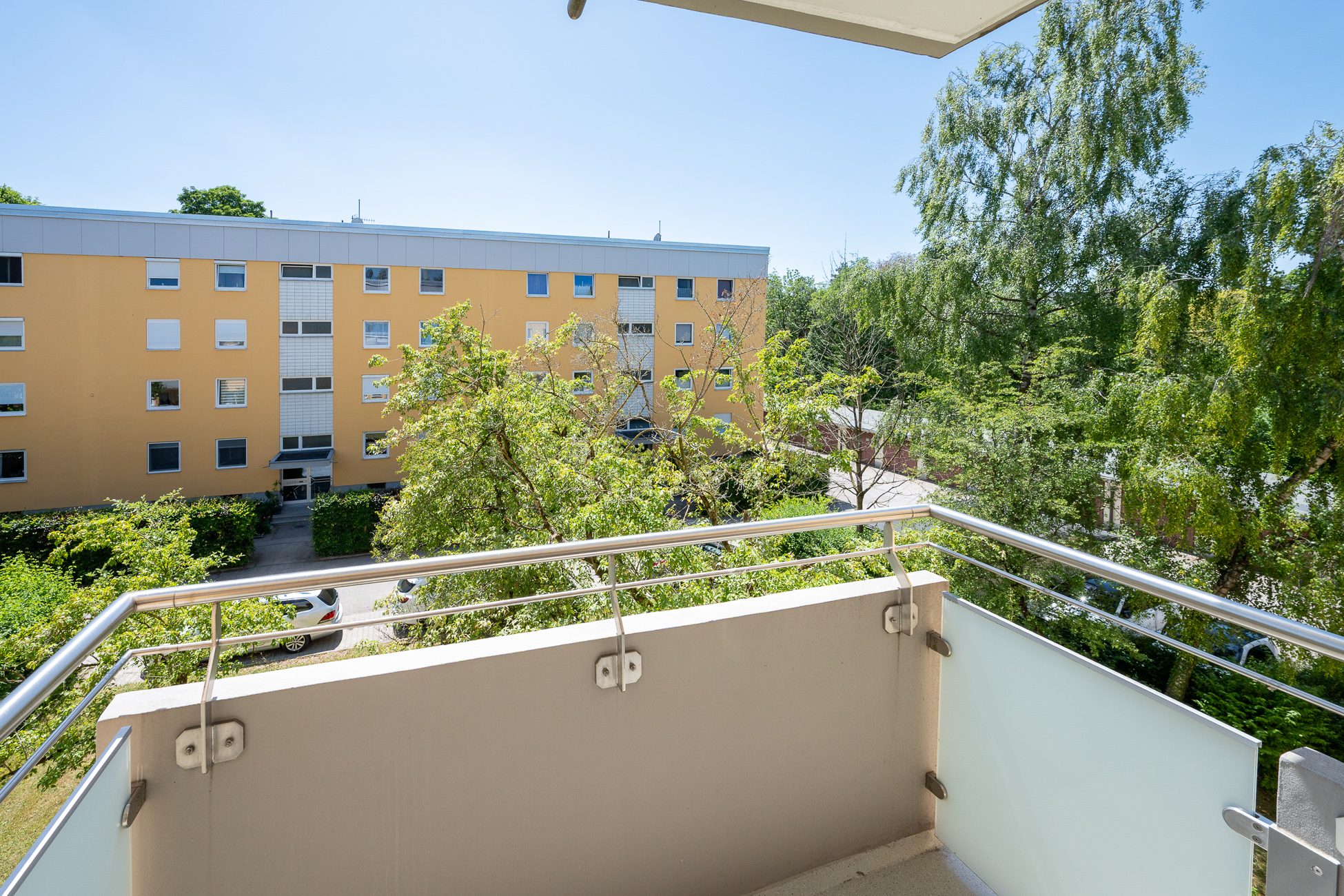 Aigner Immobilien GmbH - Immobilienangebot - 81925 München - Oberföhring - Etagenwohnung - Bezugsfreie 3-Zimmer-Wohnung mit Südbalkon in gefragter Lage