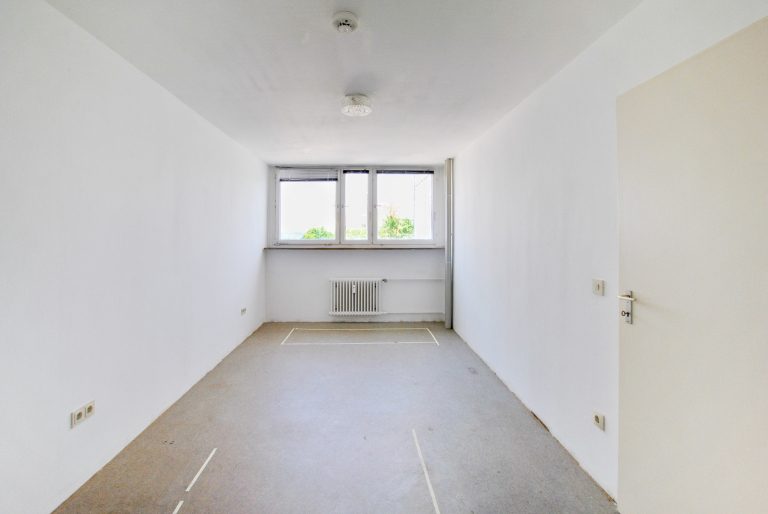 Aigner Immobilien GmbH - Immobilienangebot - 80995 München - Fasanerie-Nord - Etagenwohnung - Wohnen mit Aussicht: Helle 2-Zimmer-Wohnung mit Westbalkon
