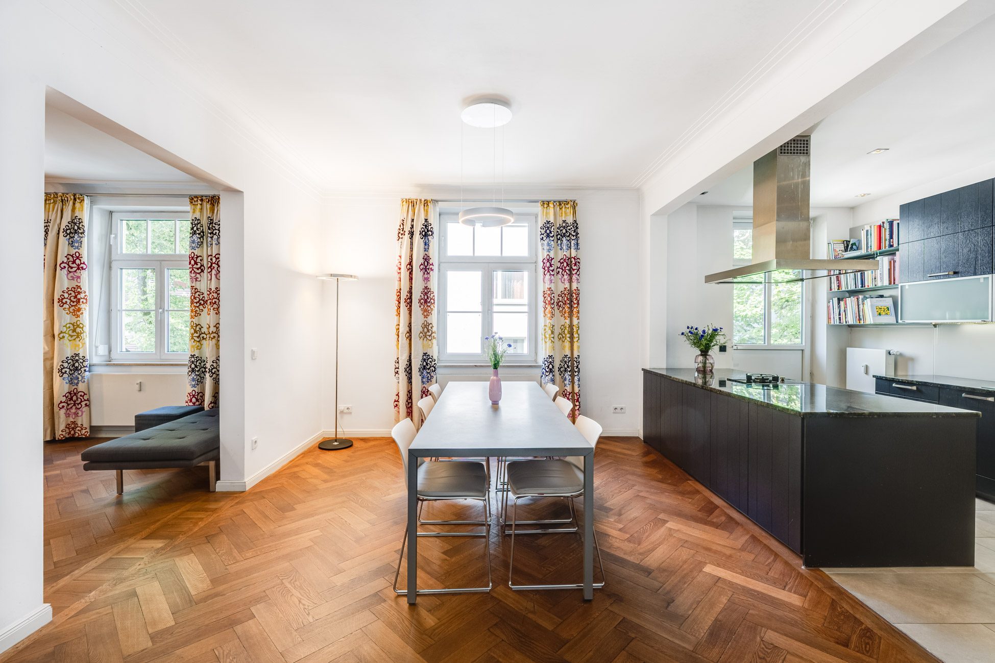 Aigner Immobilien GmbH - Immobilienangebot - 80796 München - Schwabing-West - Etagenwohnung - Altbau-Charme trifft Ruhe & Raum: Großzügige Etagenwohnung mit Balkon im Rückgebäude