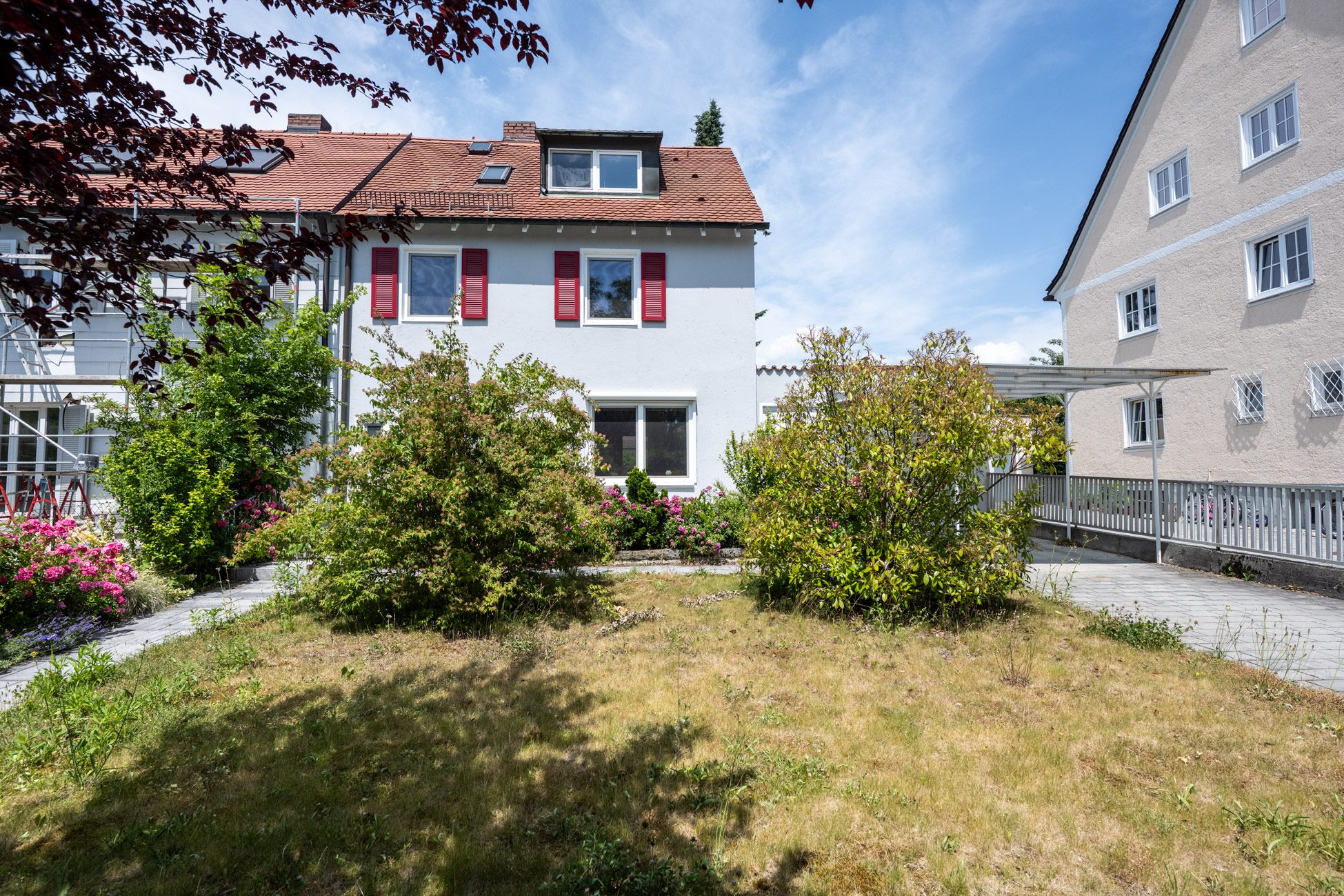 Aigner Immobilien GmbH - Immobilienangebot - 81241 München - Laim - Reiheneckhaus - Modernisiertes Reiheneckhaus mit großem Grundstück - Einziehen und Wohlfühlen!