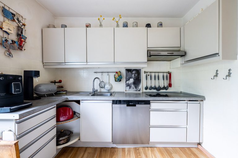 Aigner Immobilien GmbH - Immobilienangebot - 81241 München - Laim - Reiheneckhaus - Modernisiertes Reiheneckhaus mit großem Grundstück - Einziehen und Wohlfühlen!