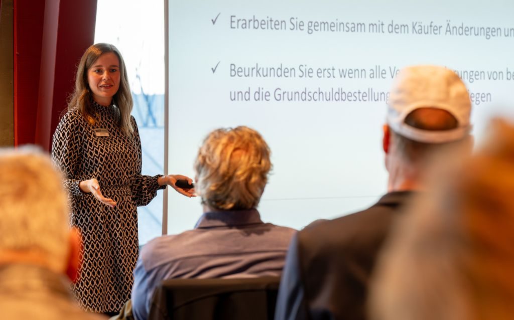 Lisa Hartauer von Aigner Immobilien beim Vortrag Privatverkäufer in Bernried