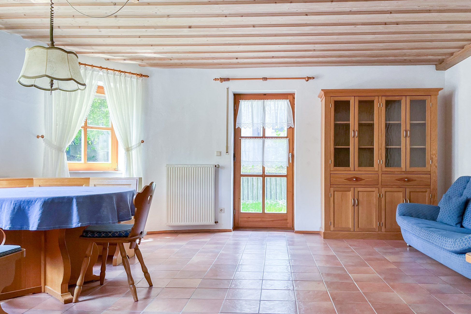 Aigner Immobilien GmbH - Immobilienangebot - 84036 Landshut - Achdorf - Einfamilienhaus mit Einliegerwohnung - Raumwunder! Großes Einfamilienhaus mit sep. Werkstatt, Doppelgarage , 2 Eingänge u.v.m.