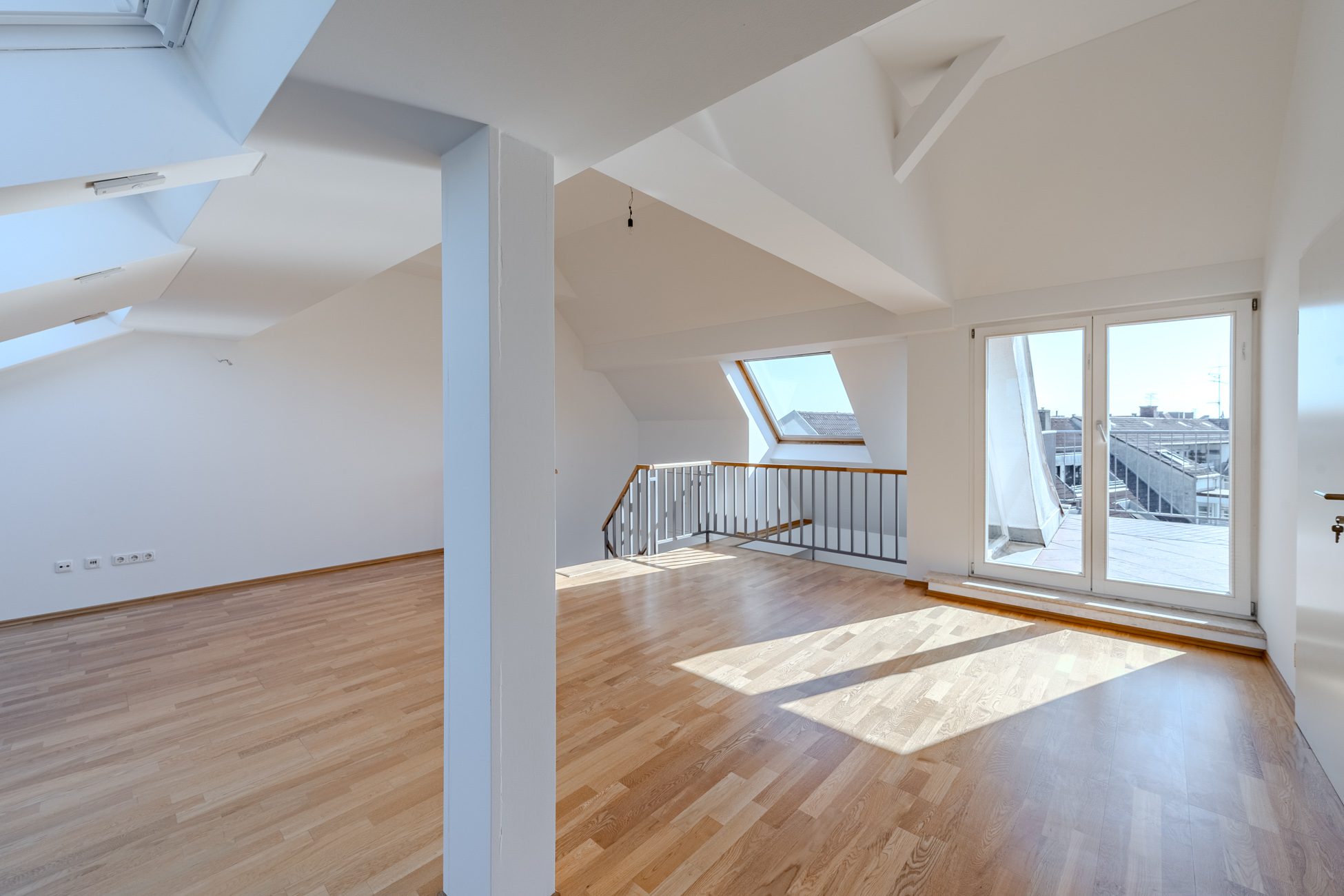 Aigner Immobilien GmbH - Immobilienangebot - 80796 München - Schwabing - Dachgeschosswohnung - PANORAMABLICK UND DACHTERRASSE – MAISONETTE-WOHNUNG IM HERZEN VON MÜNCHEN