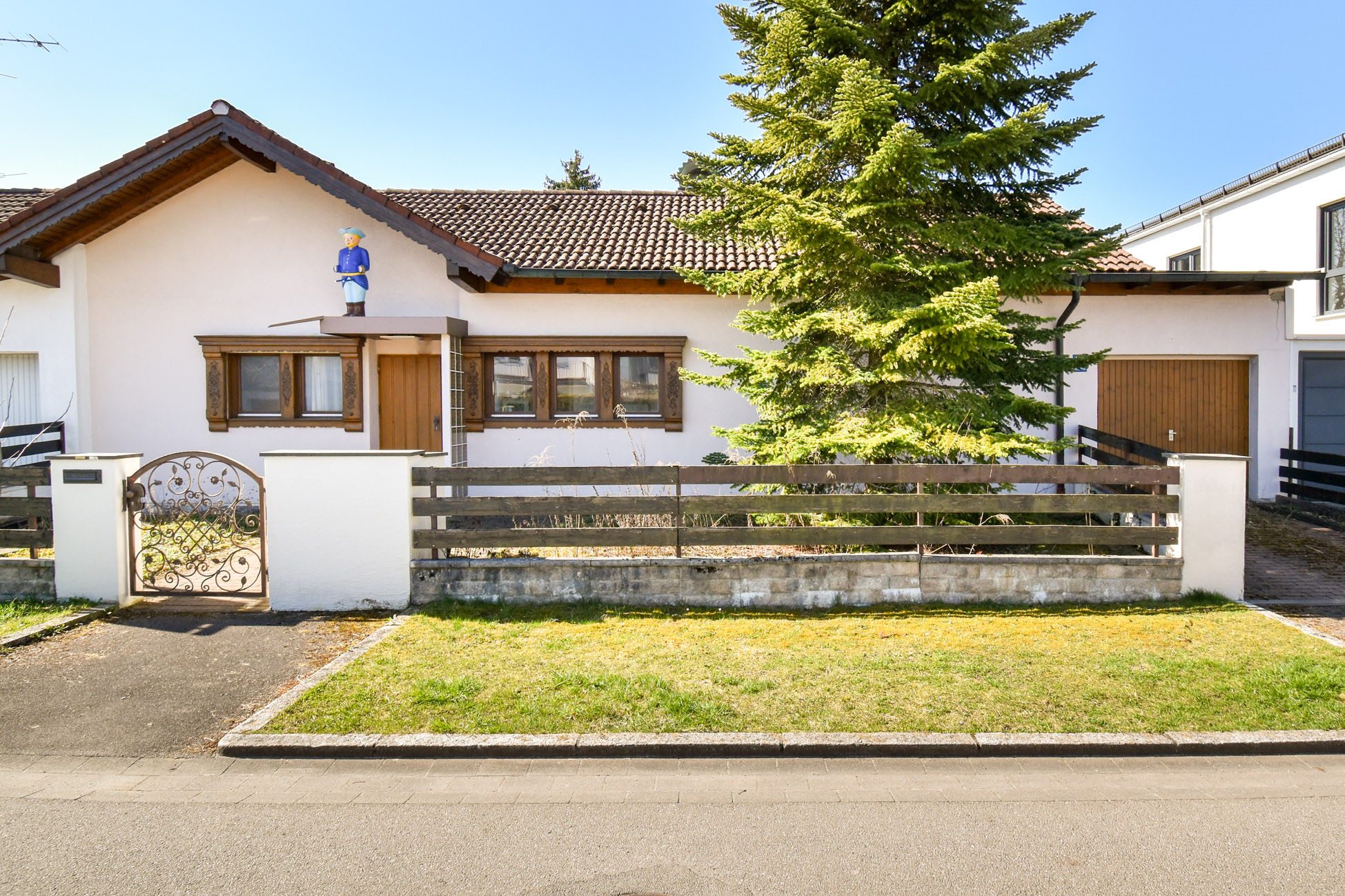 Aigner Immobilien GmbH - Immobilienangebot - 81739 München - Waldperlach - Einfamilienhaus - Wohnen auf einer Ebene - Bungalow mit sonnigem Süd-West-Garten
