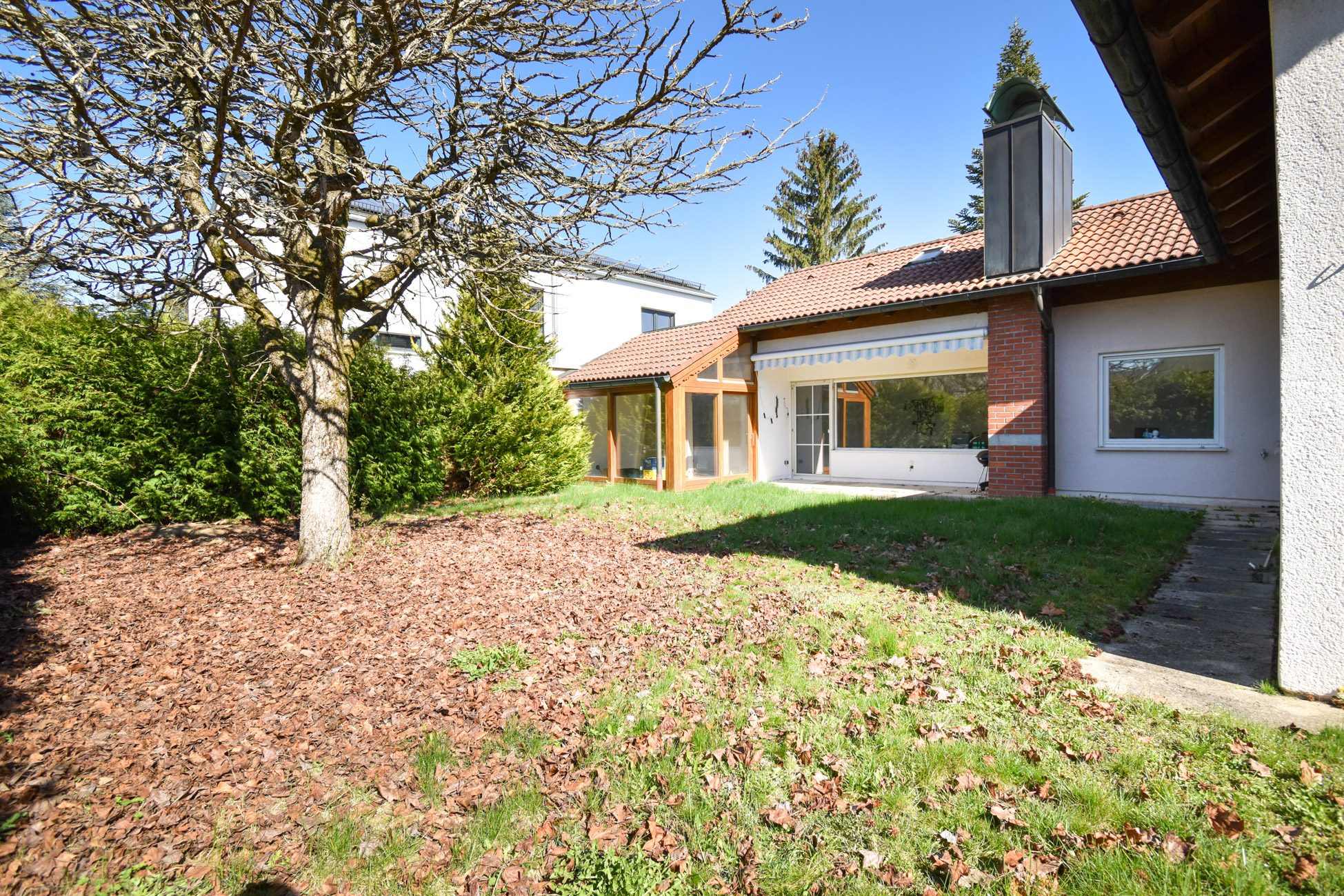 Aigner Immobilien GmbH - Immobilienangebot - 81739 München - Waldperlach - Einfamilienhaus - Wohnen auf einer Ebene - Bungalow mit sonnigem Süd-West-Garten
