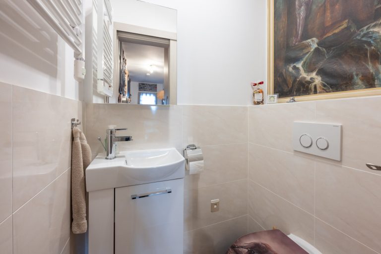 Aigner Immobilien GmbH - Immobilienangebot - 81369 München - Sendling - Dachgeschosswohnung - Sanierte Dachgeschoss-Wohnung mit sonniger Süd-Loggia über den Dächern von Sendling