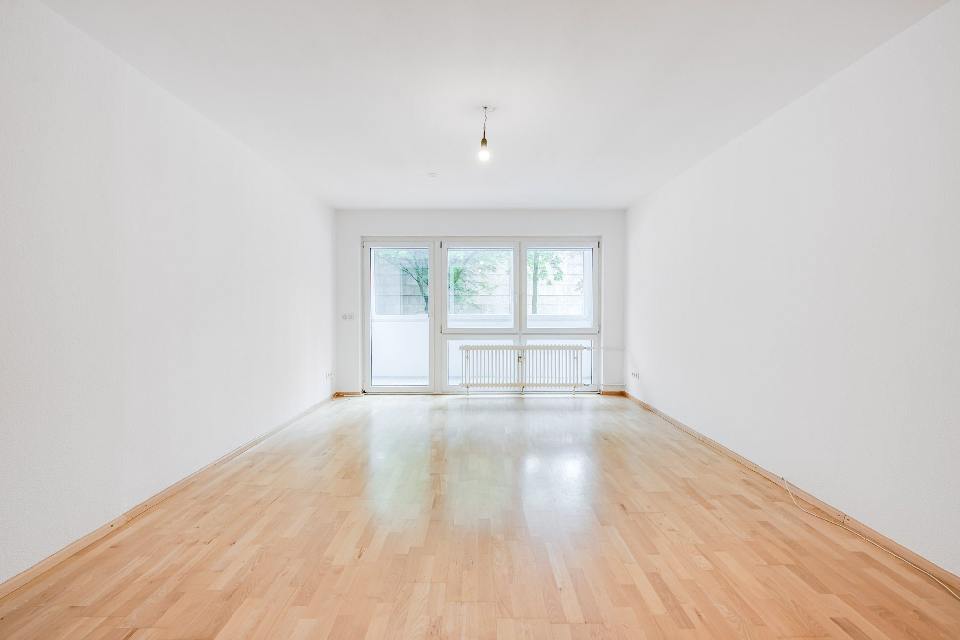 Aigner Immobilien GmbH - Immobilienangebot - 80634 München - Neuhausen - Erdgeschosswohnung - Helle Hochparterre-Wohnung mit Südausrichtung und verglaster Loggia