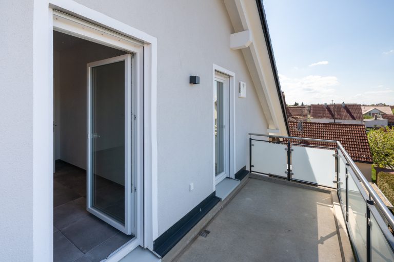 Aigner Immobilien GmbH - Immobilienangebot - 82275 Emmering - Emmering (Fürstenfeldbruck) - Etagenwohnung - Moderne Neubauwohnung mit sonnigem Südbalkon - Ihr Rückzugsort in ländlicher Idylle