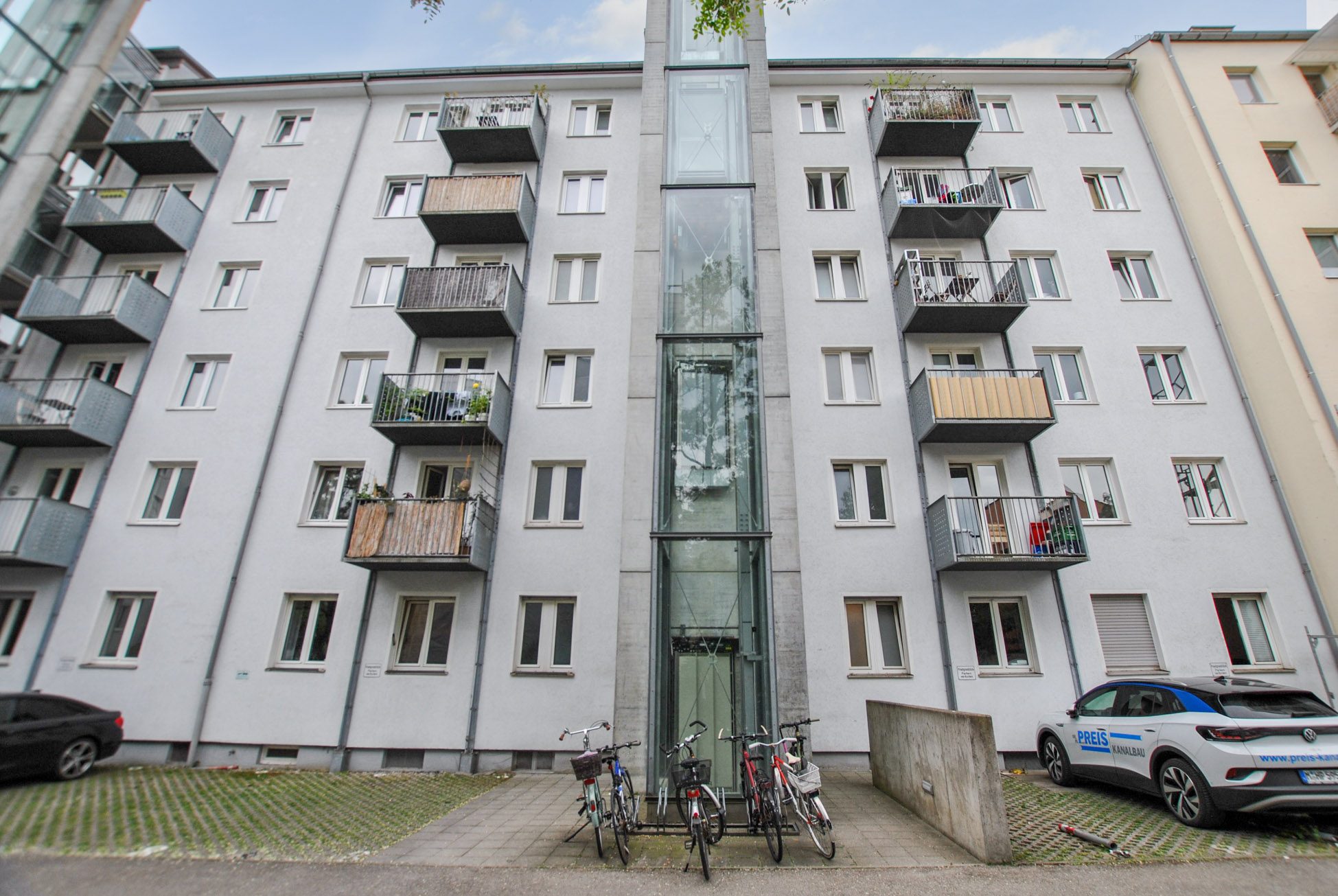 Aigner Immobilien GmbH - Immobilienangebot - 80333 München - Maxvorstadt - Etagenwohnung - Mit Kündigungsausschluss vermietet: 5-Zimmer-Wohnung mit zwei Balkonen in Top-Lage